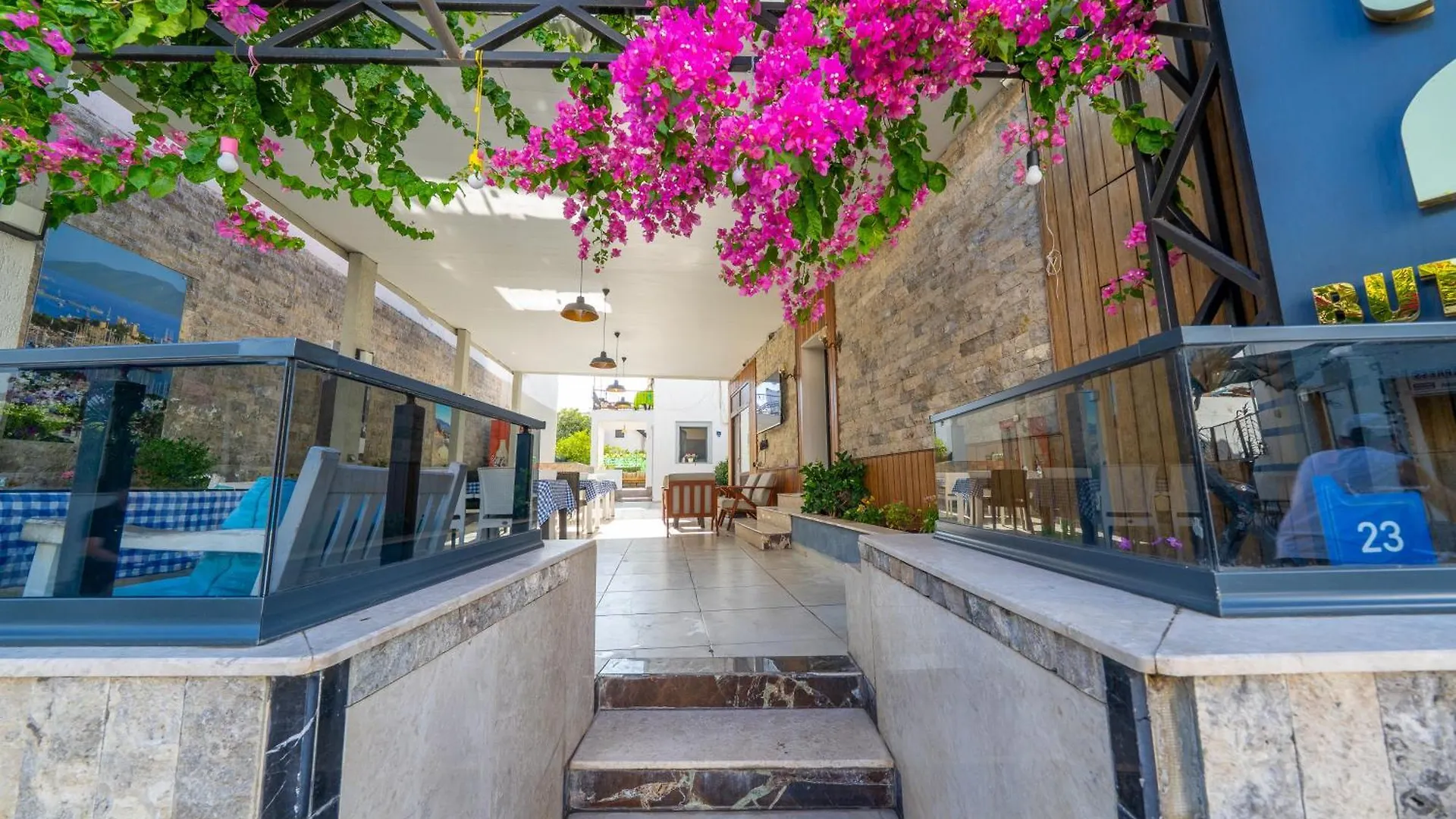 Tuna Butik Otel